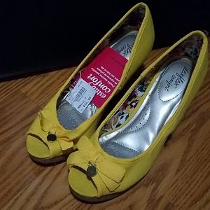 Yellow heels